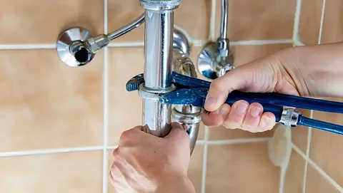 Our experienced and efficient plumbers can repair nearly all burst pipes and leaking taps. 